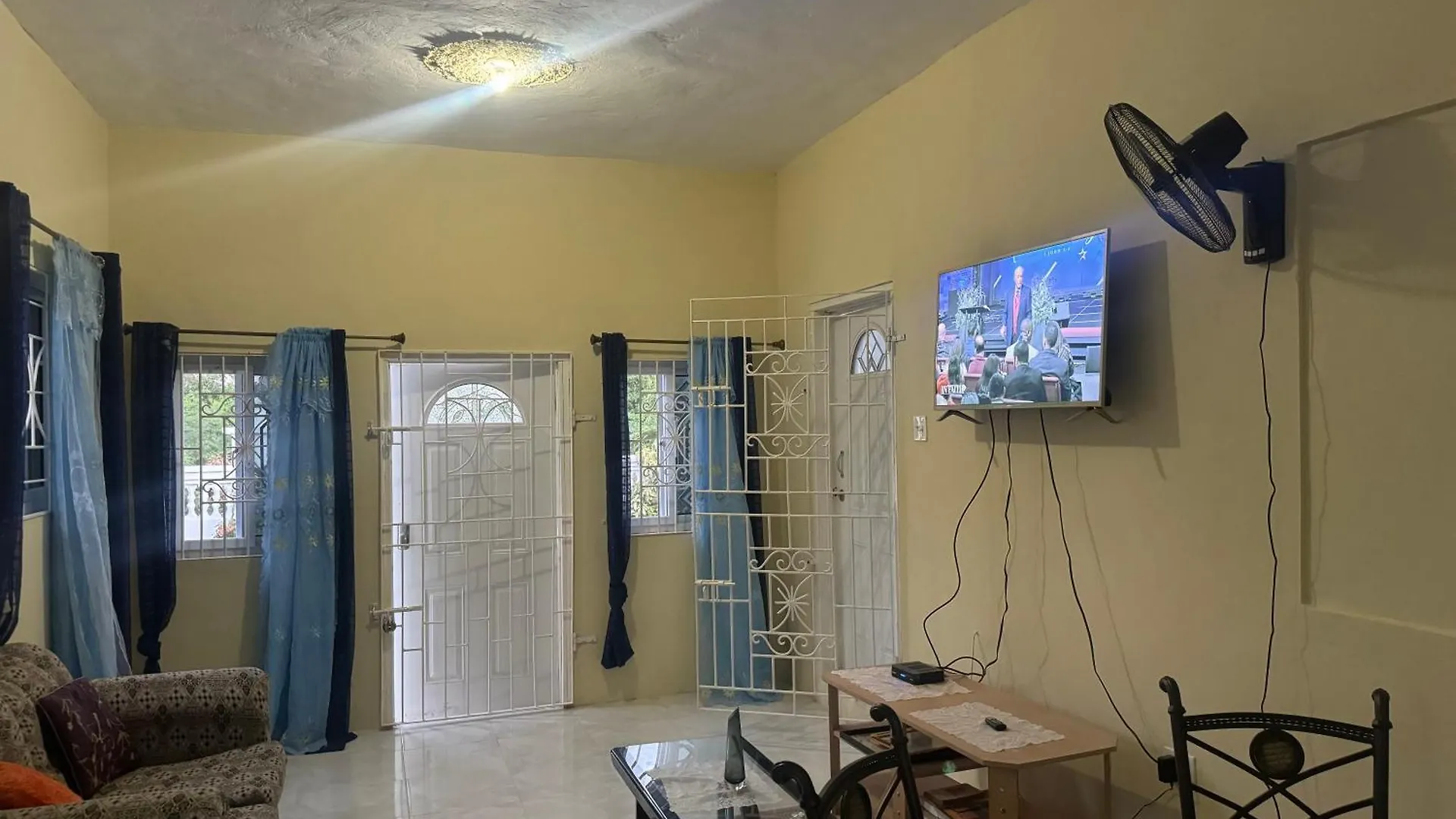 Tower Isle Getaway Apartment St Mary