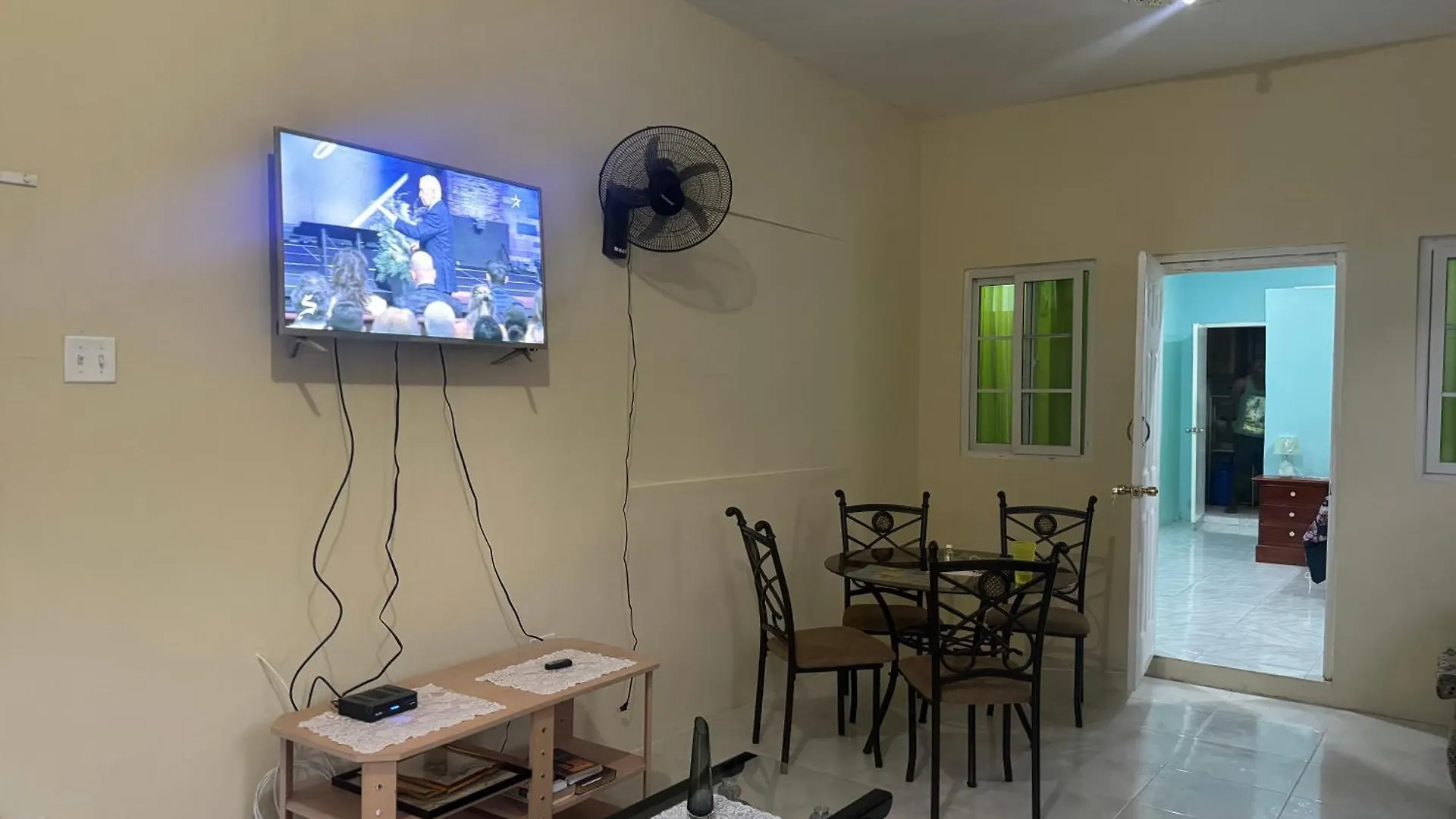 Tower Isle Getaway Apartment St Mary